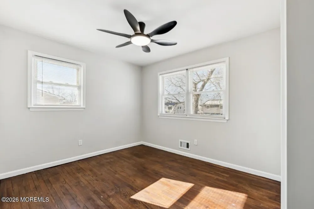 96 Twin Rivers Dr, Toms River, NJ 08753