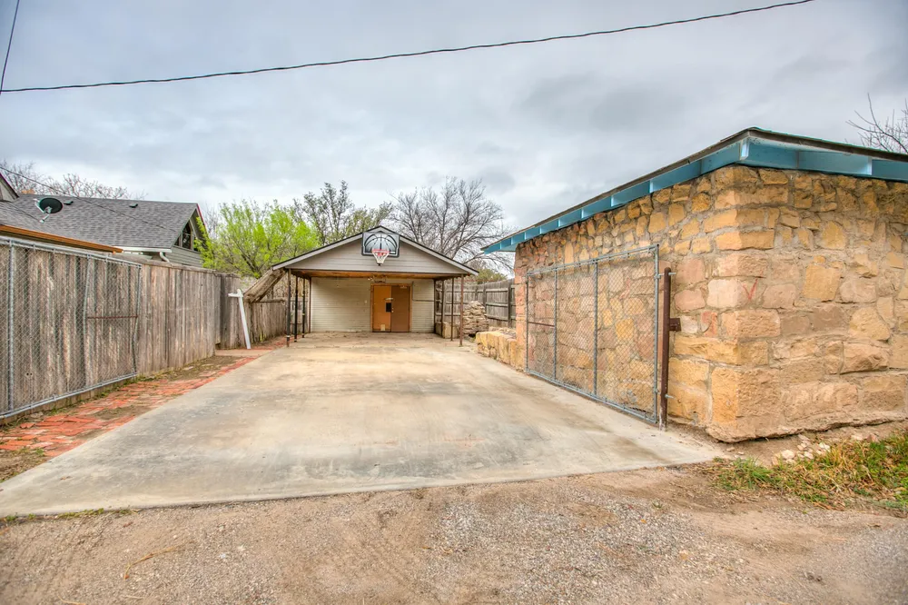 812 W Highland Blvd, San Angelo, TX 76903