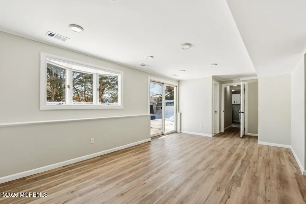 96 Twin Rivers Dr, Toms River, NJ 08753