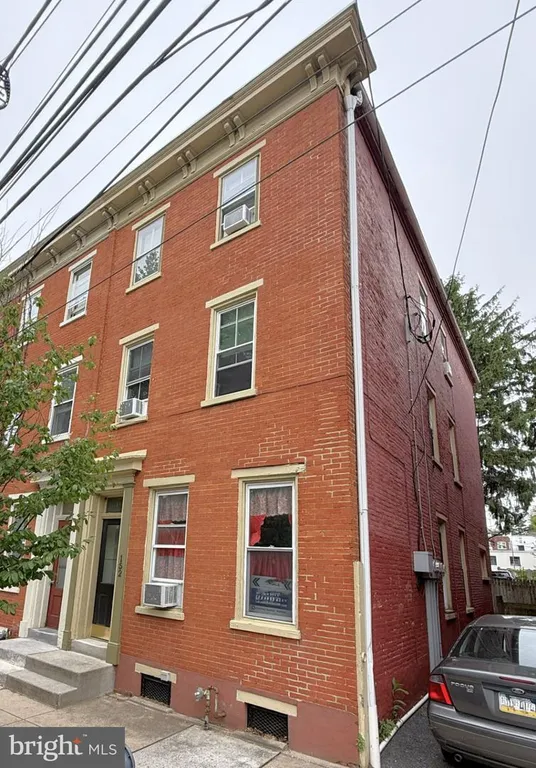 152 E Walnut St, Lancaster, PA 17602