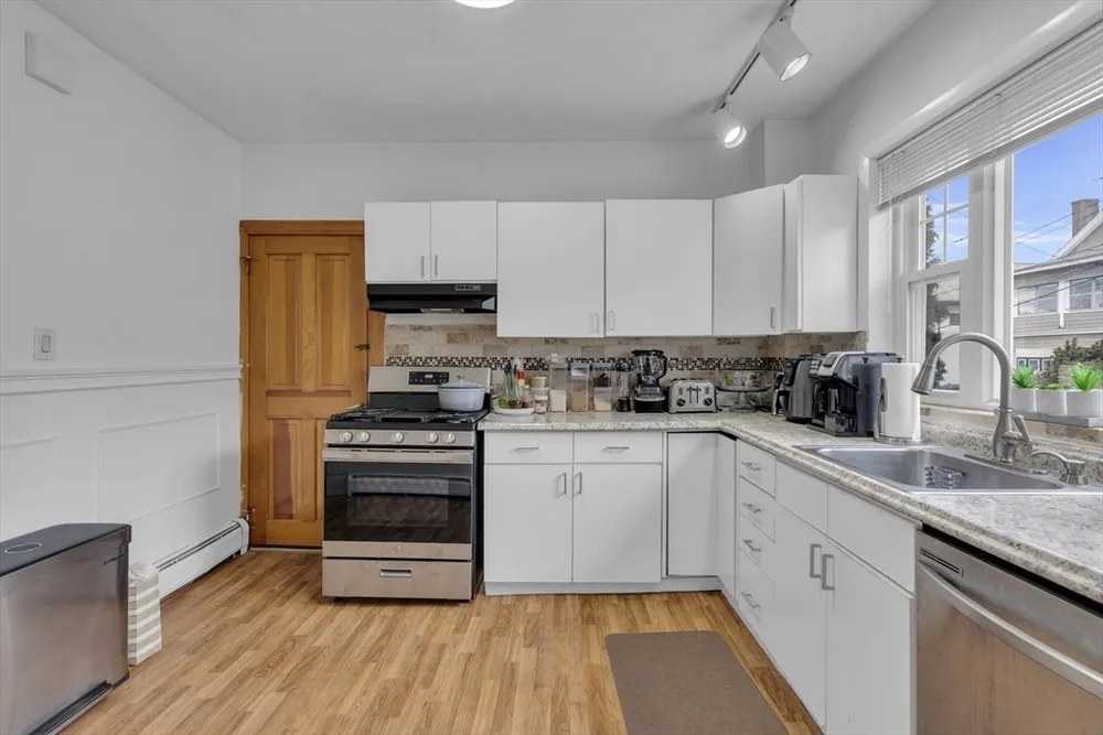 64 Commonwealth Rd, Watertown, MA 02472