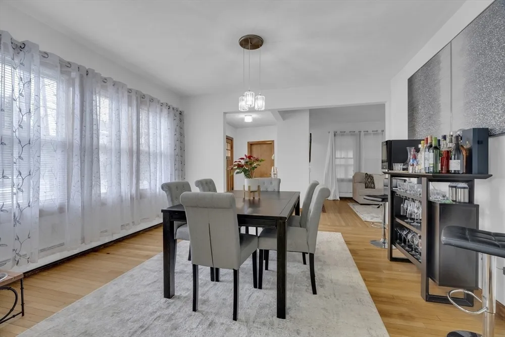 64 Commonwealth Rd, Watertown, MA 02472