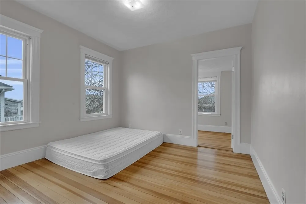64 Commonwealth Rd, Watertown, MA 02472