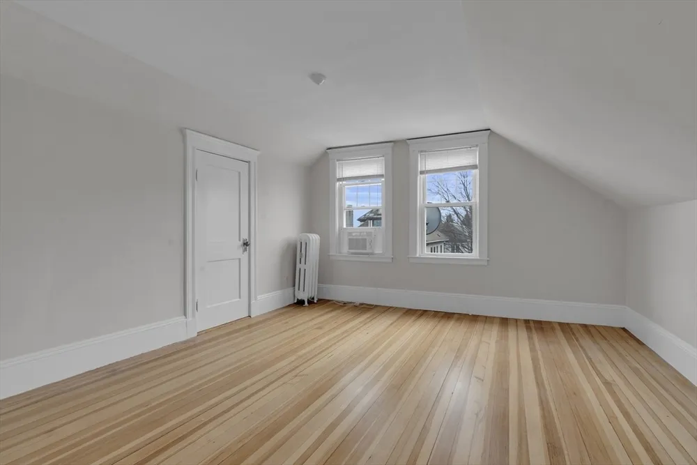 64 Commonwealth Rd, Watertown, MA 02472