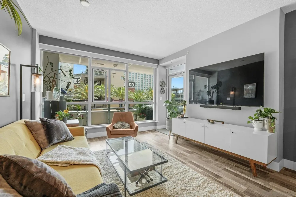 325 7th Ave, San Diego, CA 92101