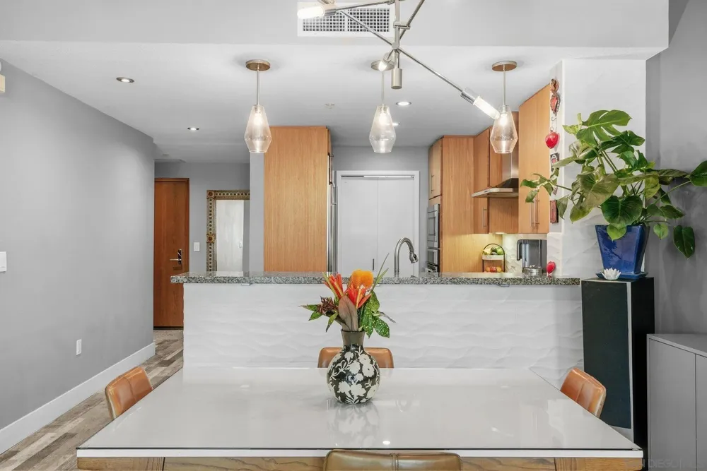 325 7th Ave, San Diego, CA 92101