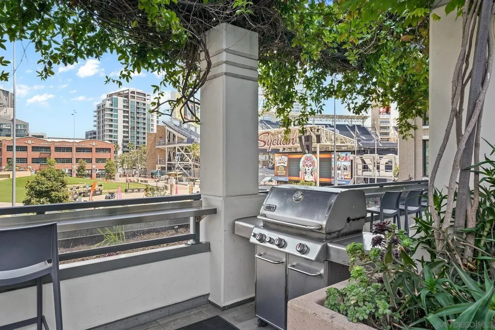 325 7th Ave, San Diego, CA 92101