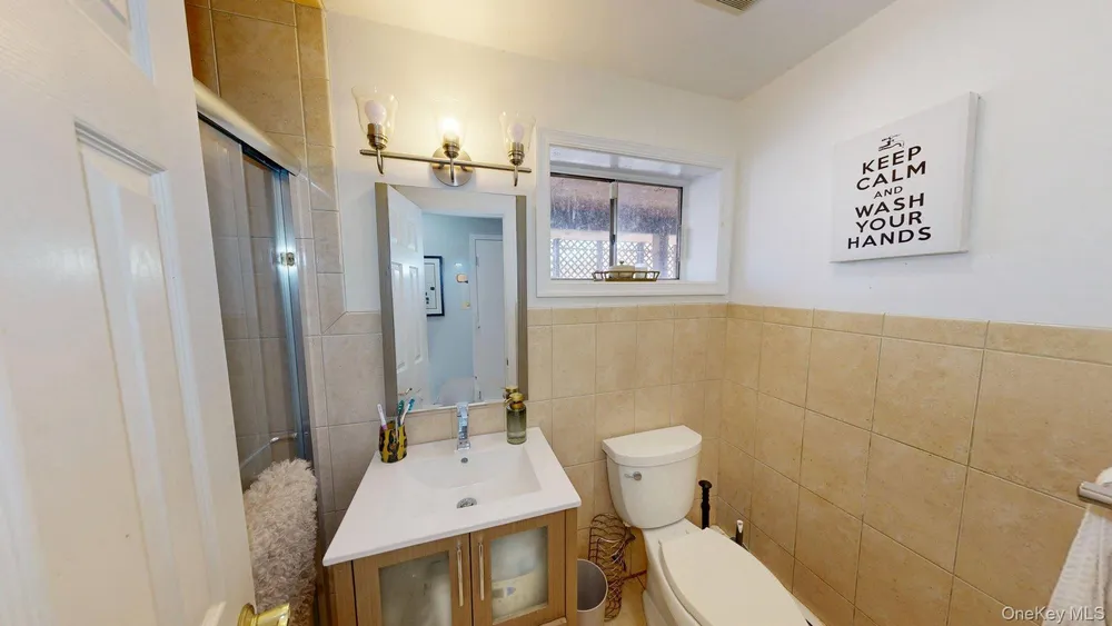 58 Babcock Ln, Tappan, NY 10983
