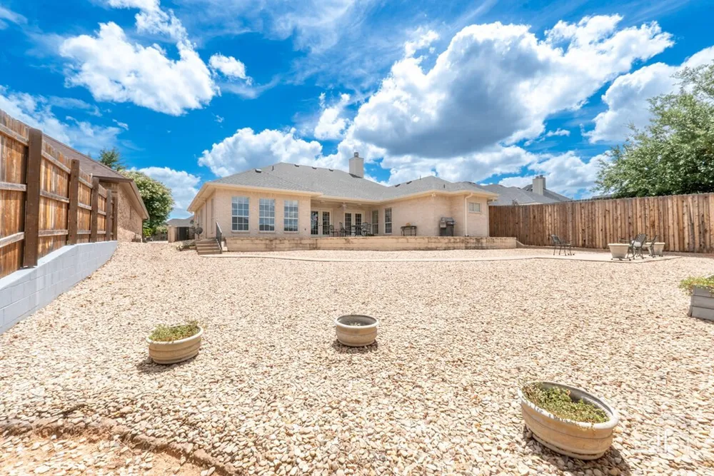 6014 Warwick Dr, San Angelo, TX 76901