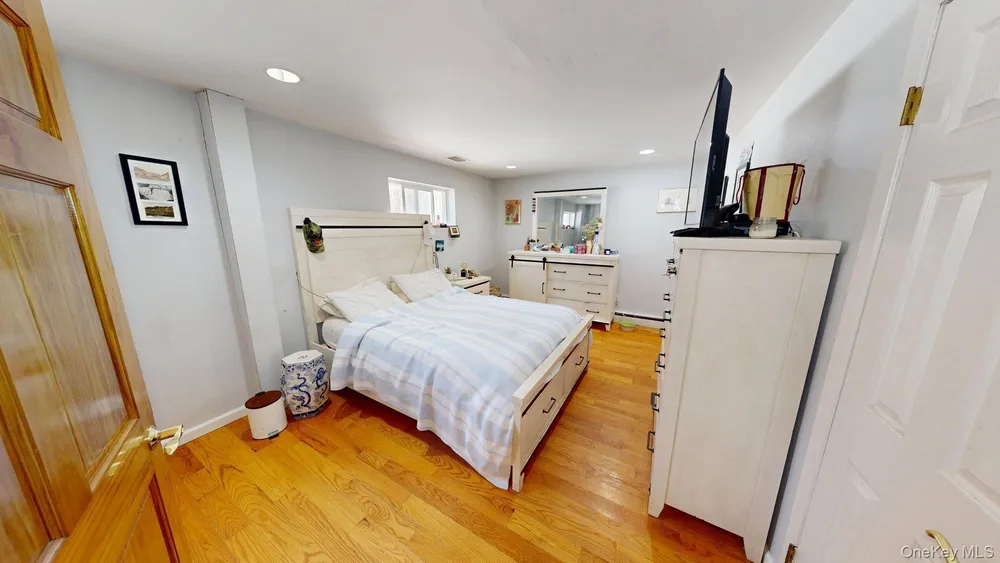 58 Babcock Ln, Tappan, NY 10983