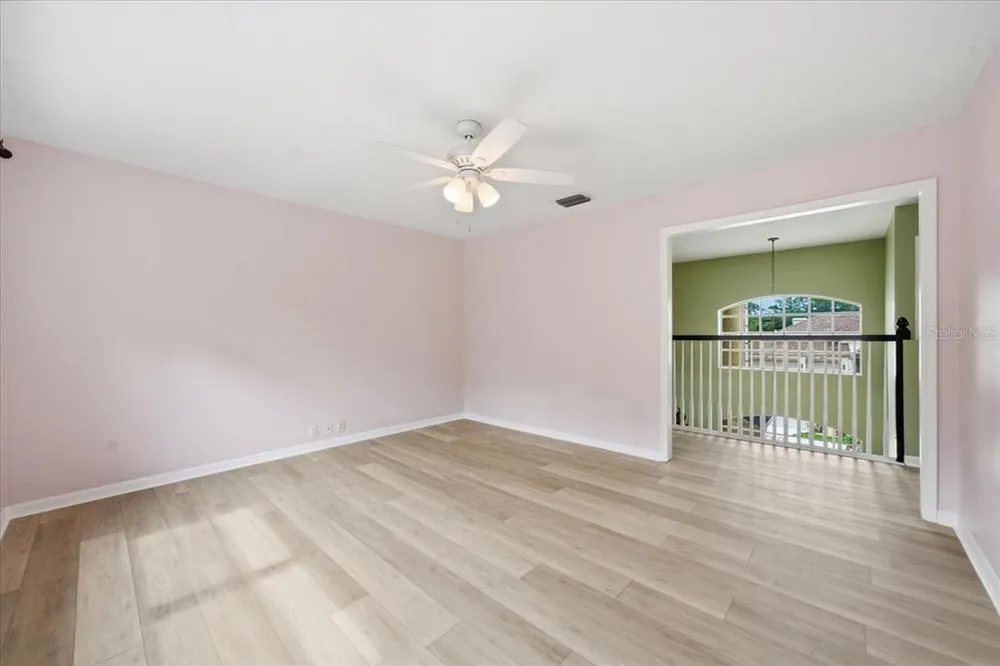 19106 Saint Laurent Dr, Lutz, FL 33558