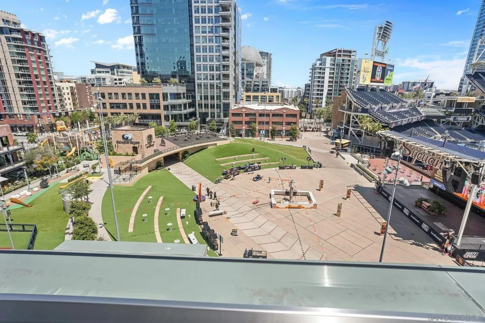 325 7th Ave, San Diego, CA 92101