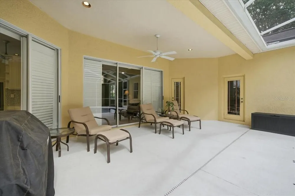 19106 Saint Laurent Dr, Lutz, FL 33558