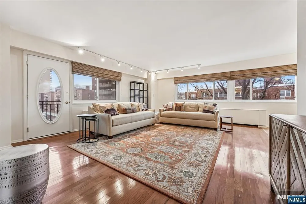2185 Lemoine Ave, Fort Lee, NJ 07024
