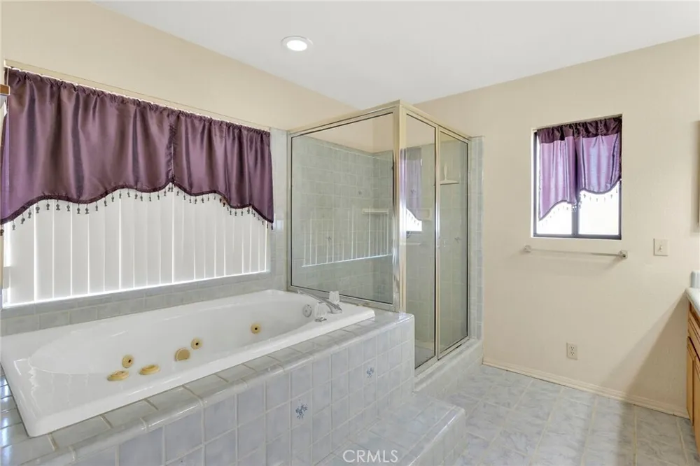 16466 Tude Rd, Apple Valley, CA 92307