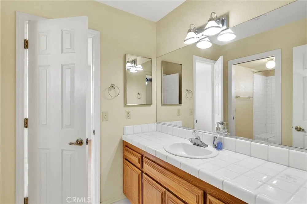 16466 Tude Rd, Apple Valley, CA 92307
