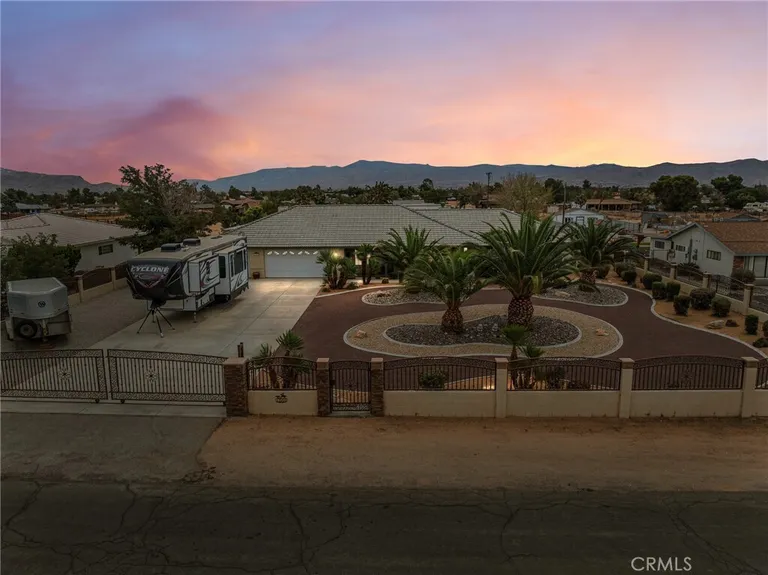 13991 Jicarilla Rd, Apple Valley, CA 92307