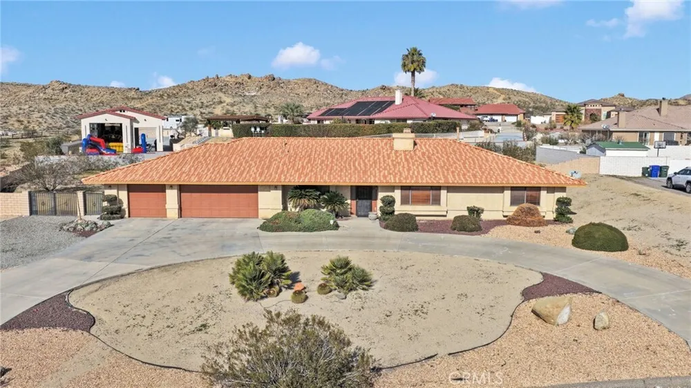 16466 Tude Rd, Apple Valley, CA 92307