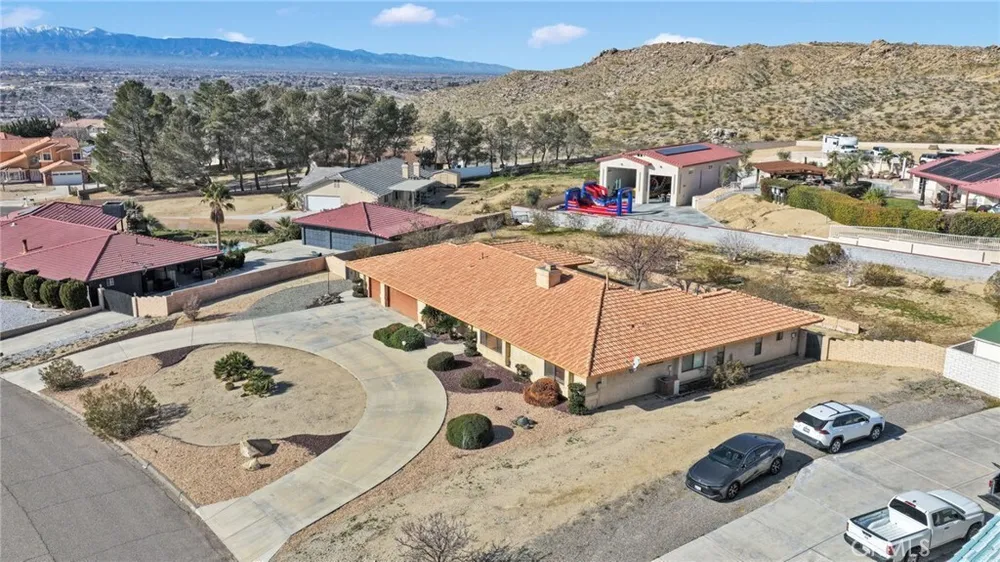 16466 Tude Rd, Apple Valley, CA 92307
