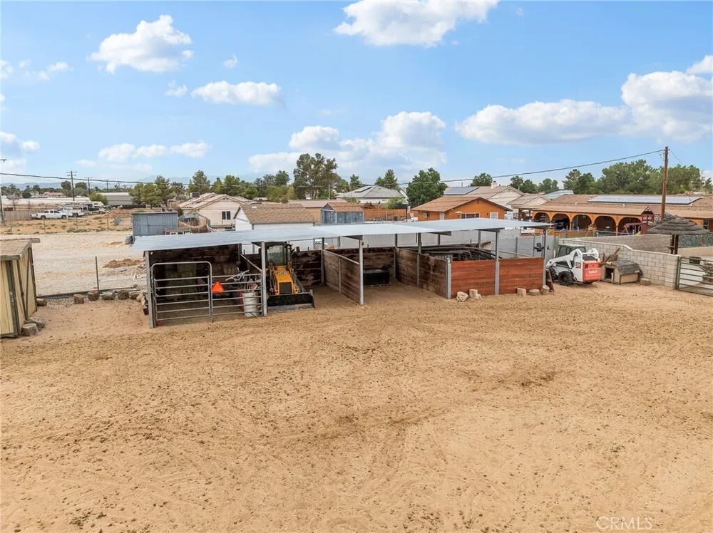 13991 Jicarilla Rd, Apple Valley, CA 92307