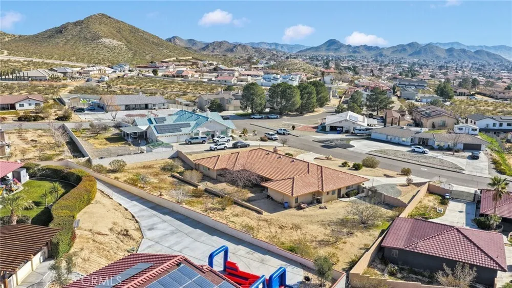 16466 Tude Rd, Apple Valley, CA 92307