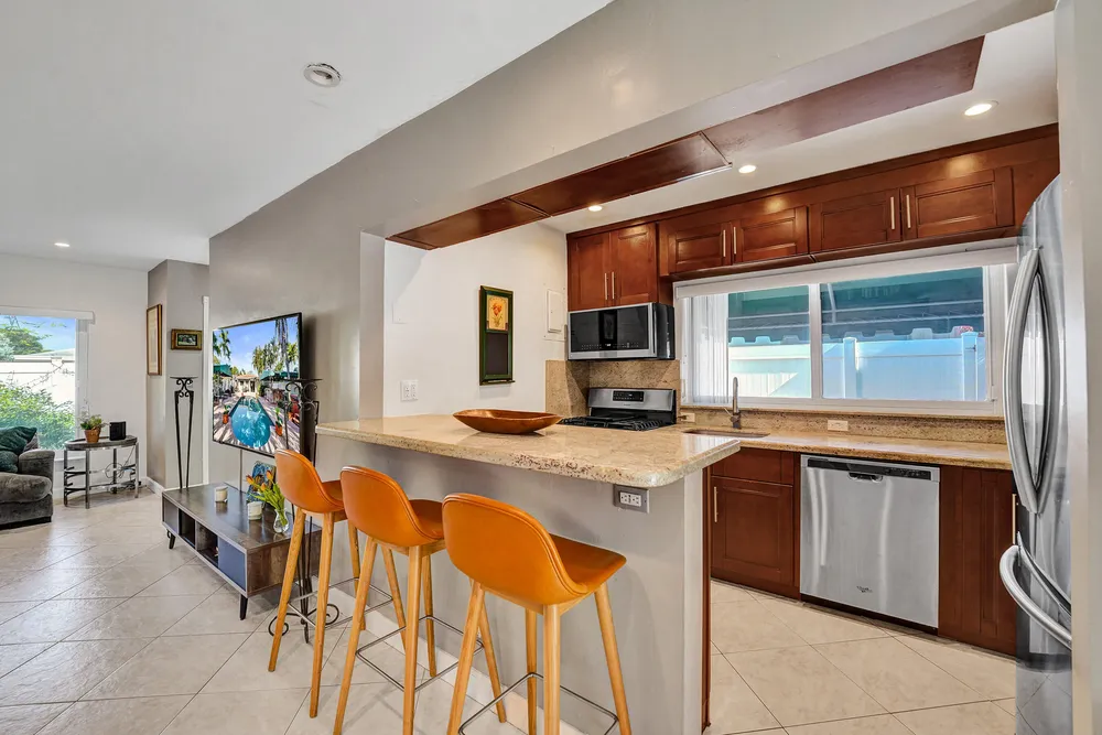 1036 NE 9th Ave, Fort Lauderdale, FL 33304
