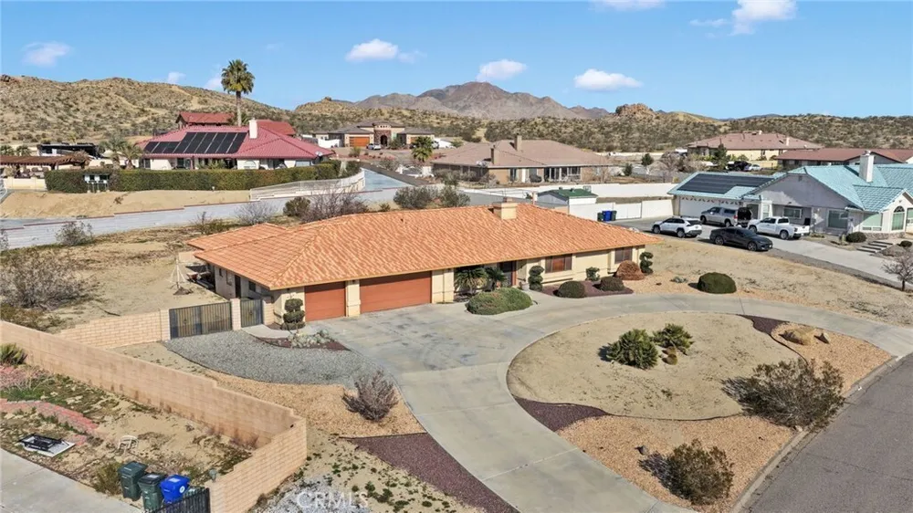 16466 Tude Rd, Apple Valley, CA 92307