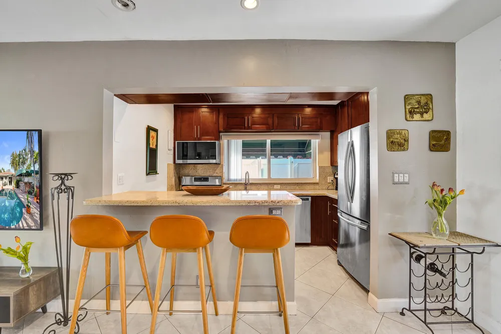 1036 NE 9th Ave, Fort Lauderdale, FL 33304