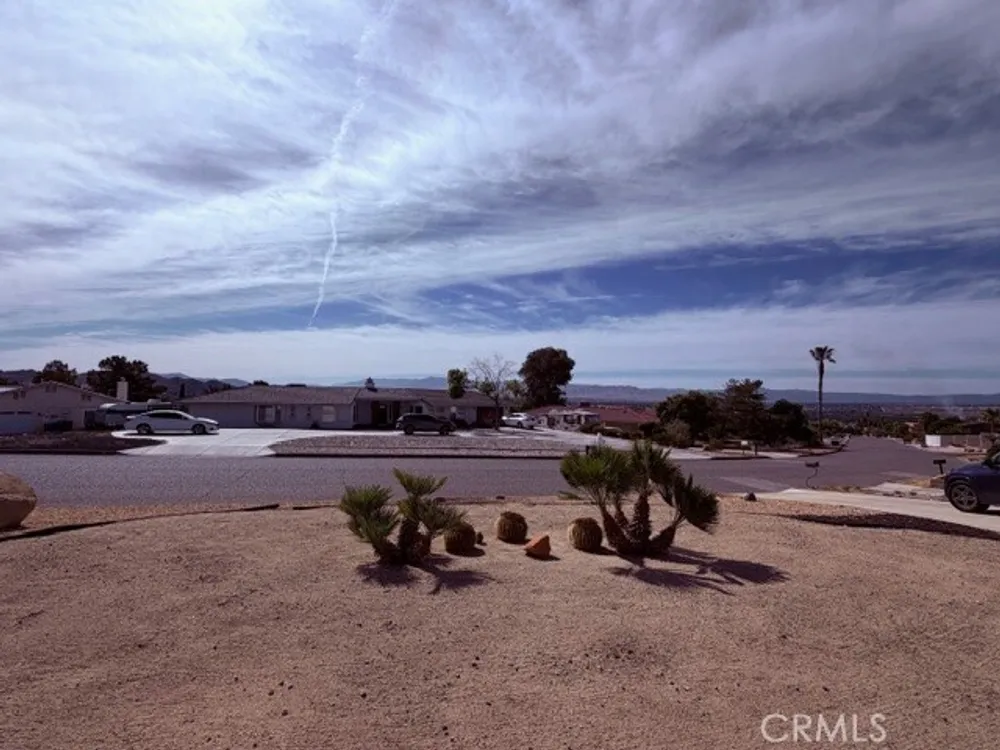 16466 Tude Rd, Apple Valley, CA 92307
