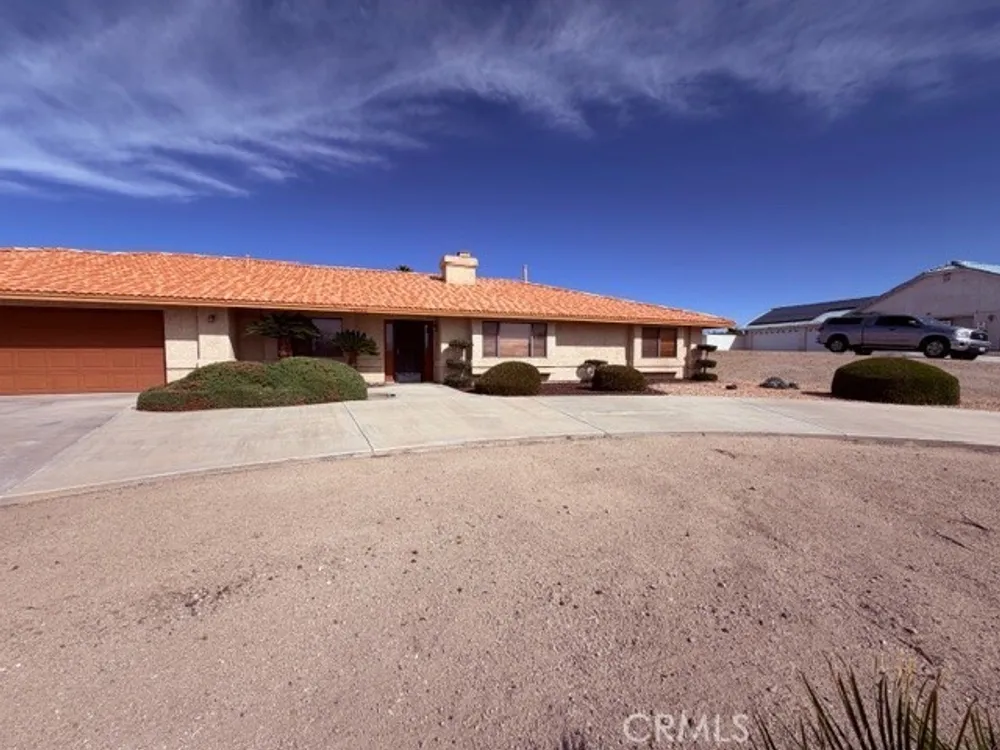 16466 Tude Rd, Apple Valley, CA 92307