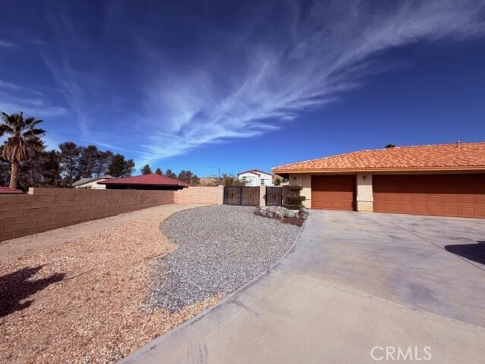 16466 Tude Rd, Apple Valley, CA 92307
