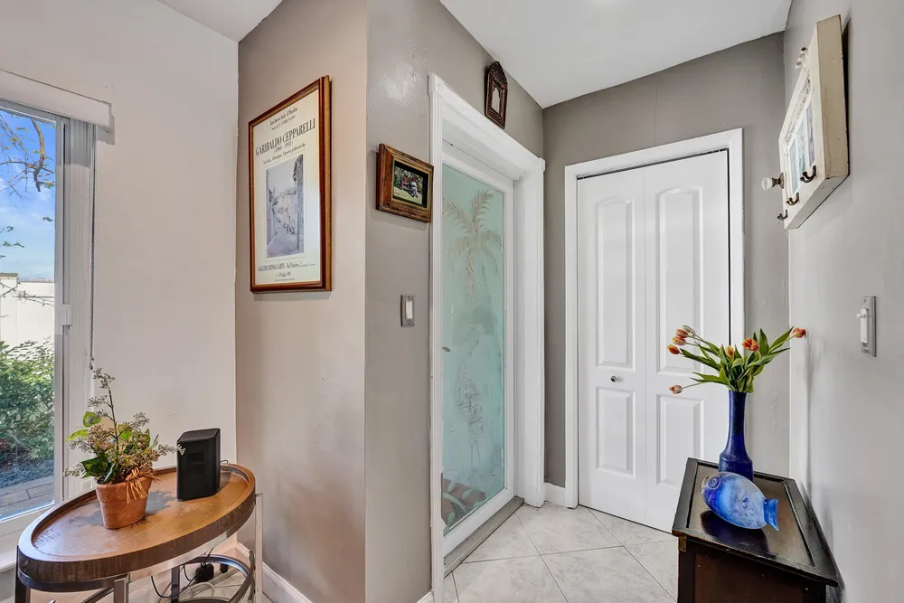 1036 NE 9th Ave, Fort Lauderdale, FL 33304