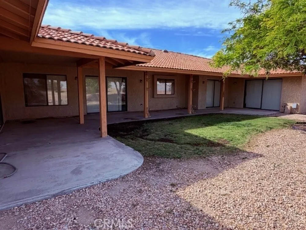 16466 Tude Rd, Apple Valley, CA 92307
