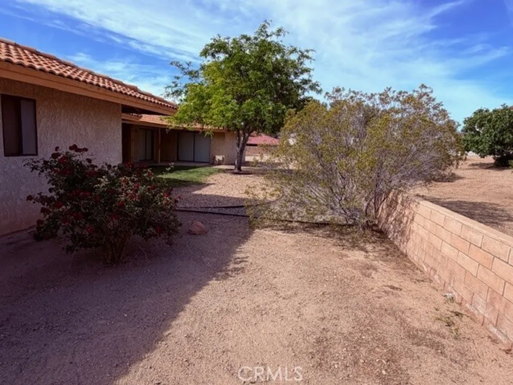 16466 Tude Rd, Apple Valley, CA 92307