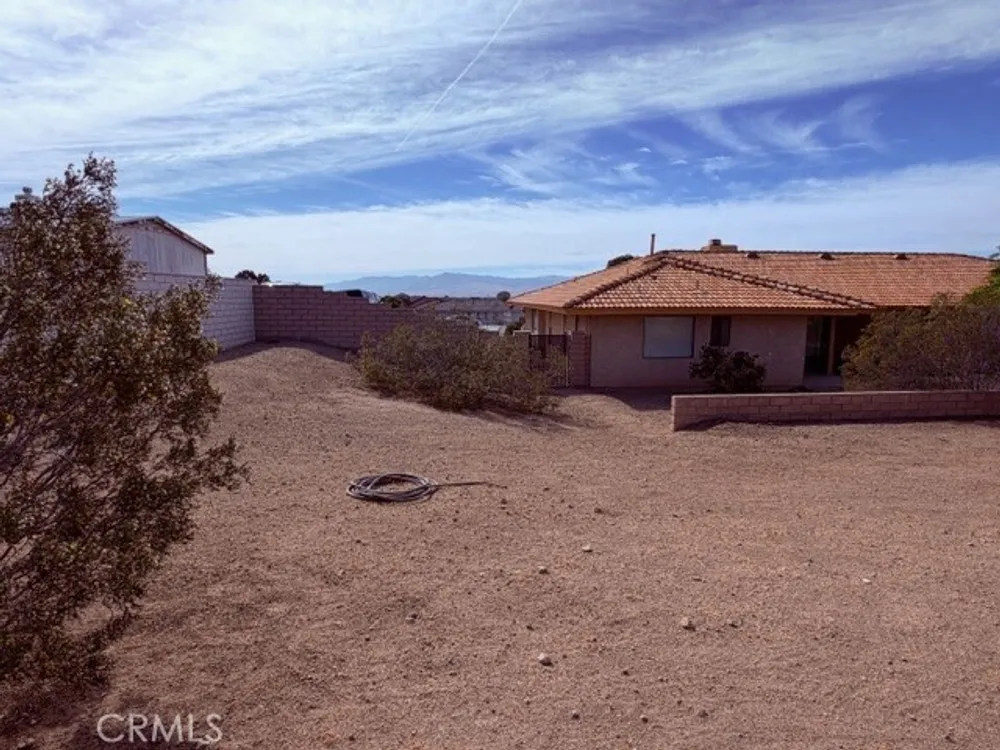 16466 Tude Rd, Apple Valley, CA 92307