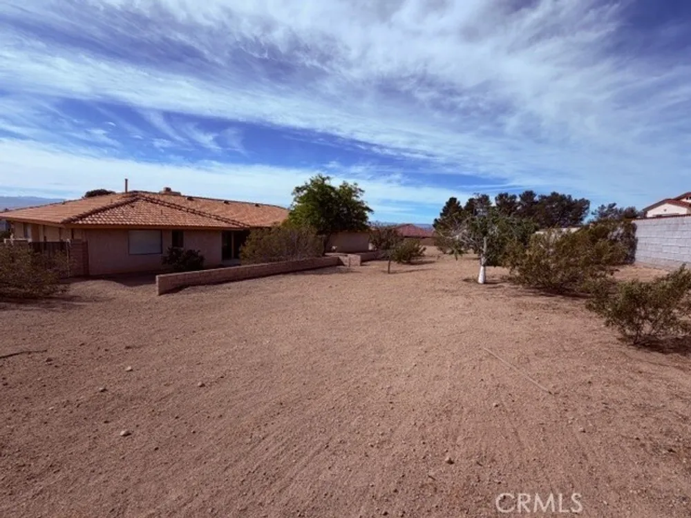 16466 Tude Rd, Apple Valley, CA 92307