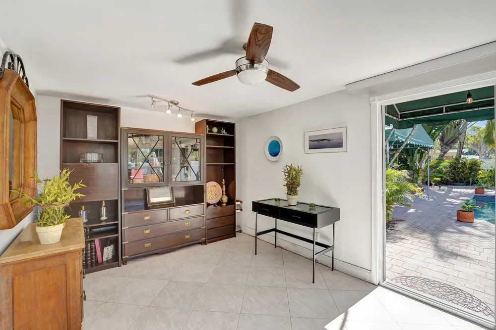 1036 NE 9th Ave, Fort Lauderdale, FL 33304