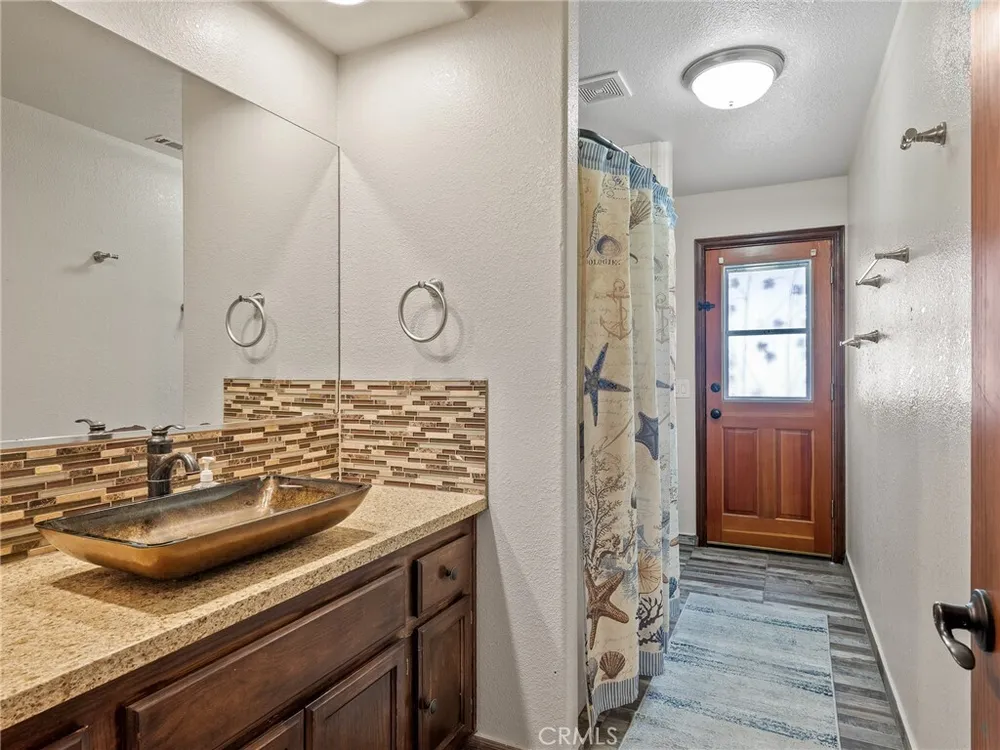 13991 Jicarilla Rd, Apple Valley, CA 92307