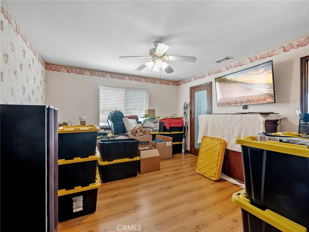 13991 Jicarilla Rd, Apple Valley, CA 92307