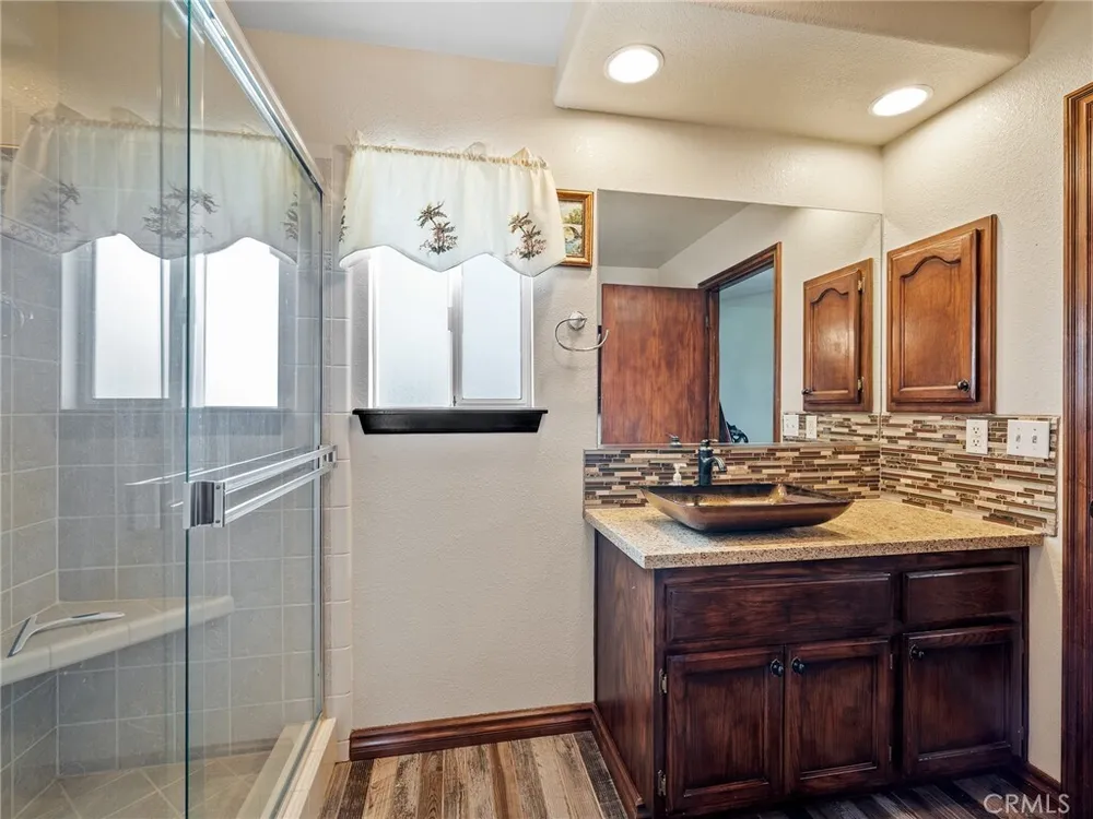 13991 Jicarilla Rd, Apple Valley, CA 92307
