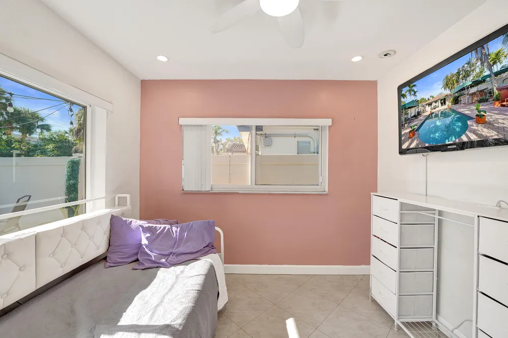 1036 NE 9th Ave, Fort Lauderdale, FL 33304