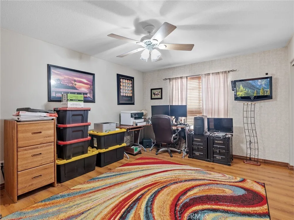 13991 Jicarilla Rd, Apple Valley, CA 92307