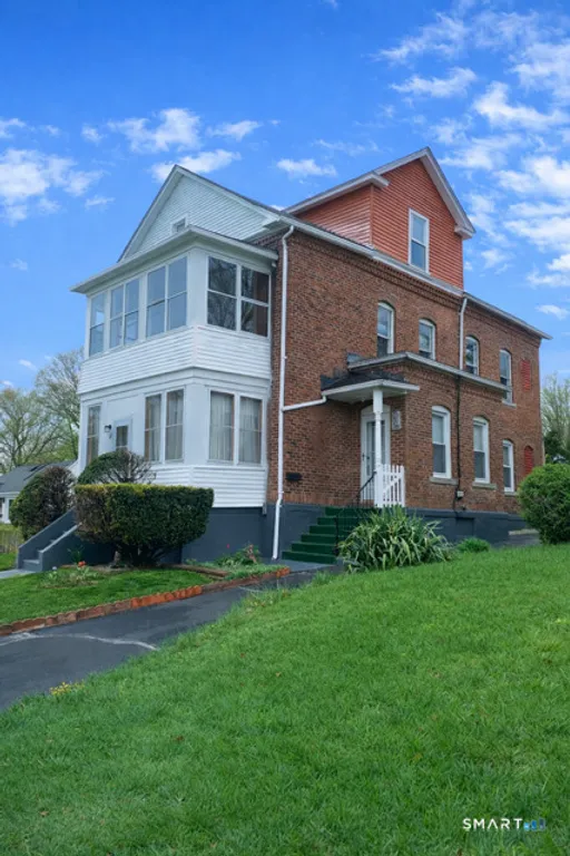 33 Hillhurst Ave, New Britain, CT 06053