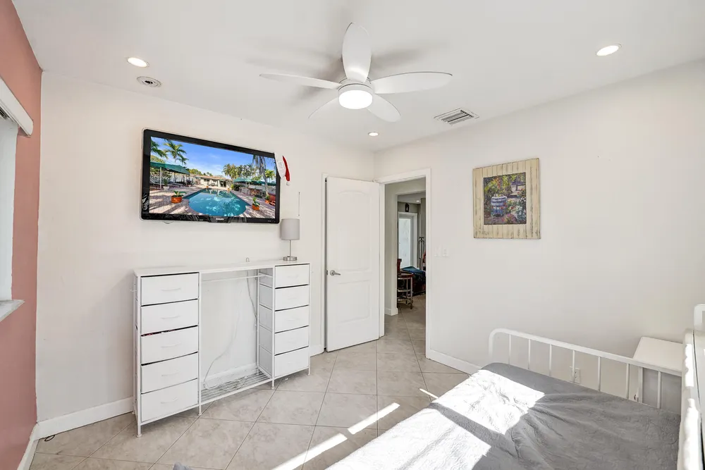 1036 NE 9th Ave, Fort Lauderdale, FL 33304