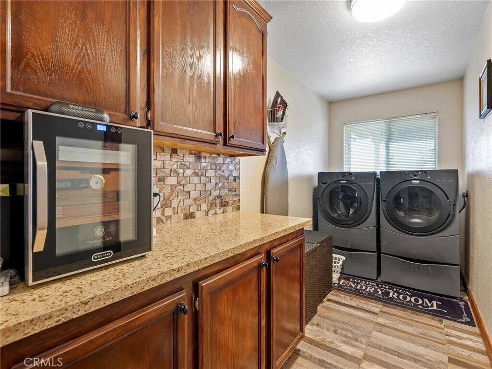 13991 Jicarilla Rd, Apple Valley, CA 92307