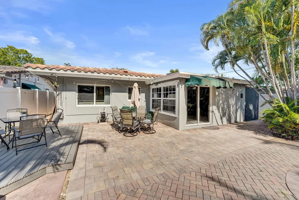 1036 NE 9th Ave, Fort Lauderdale, FL 33304