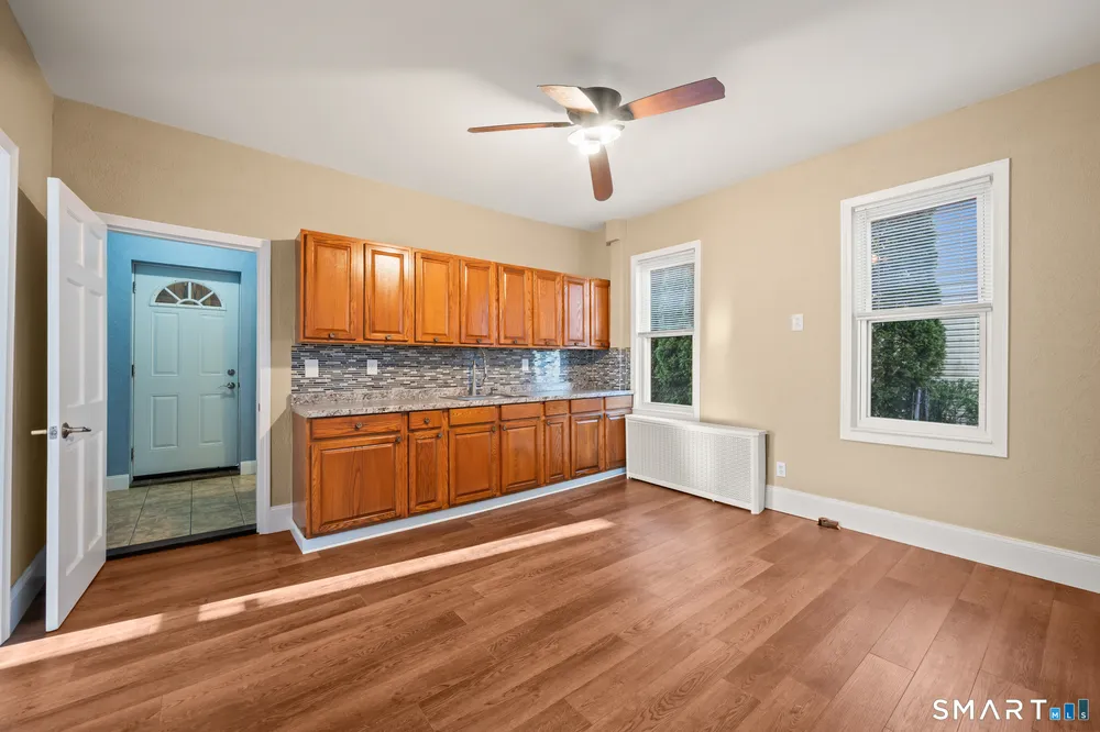 33 Hillhurst Ave, New Britain, CT 06053