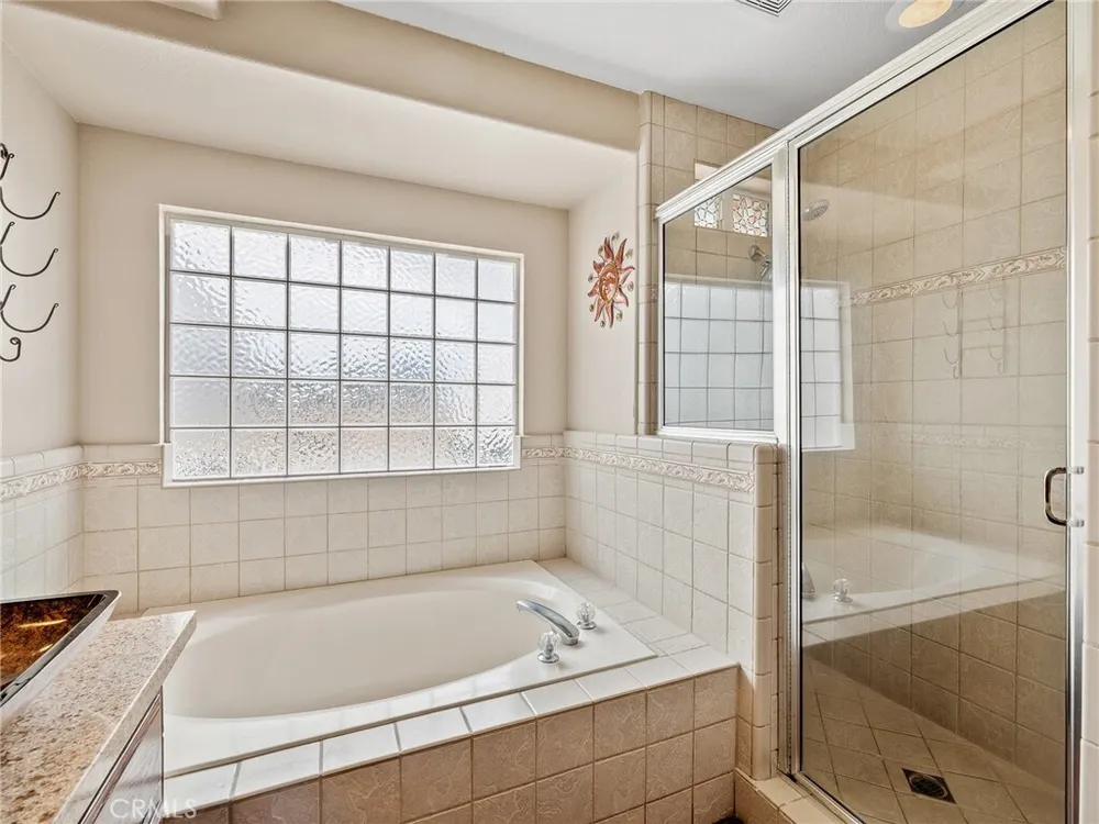 13991 Jicarilla Rd, Apple Valley, CA 92307