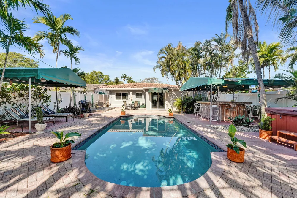 1036 NE 9th Ave, Fort Lauderdale, FL 33304