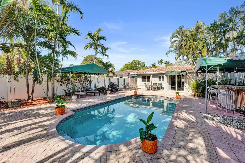 1036 NE 9th Ave, Fort Lauderdale, FL 33304